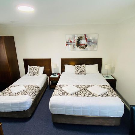 Colonial Lodge Motor Inn Ясс Экстерьер фото