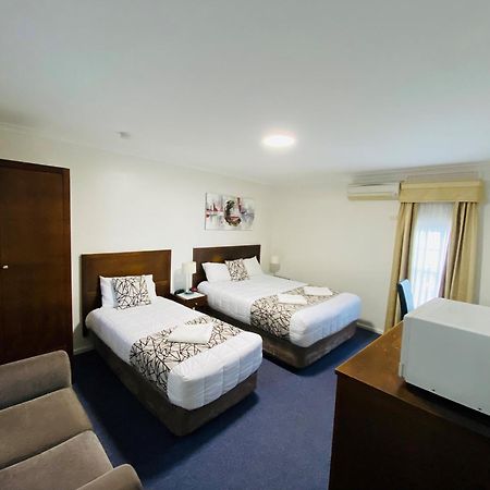 Colonial Lodge Motor Inn Ясс Экстерьер фото