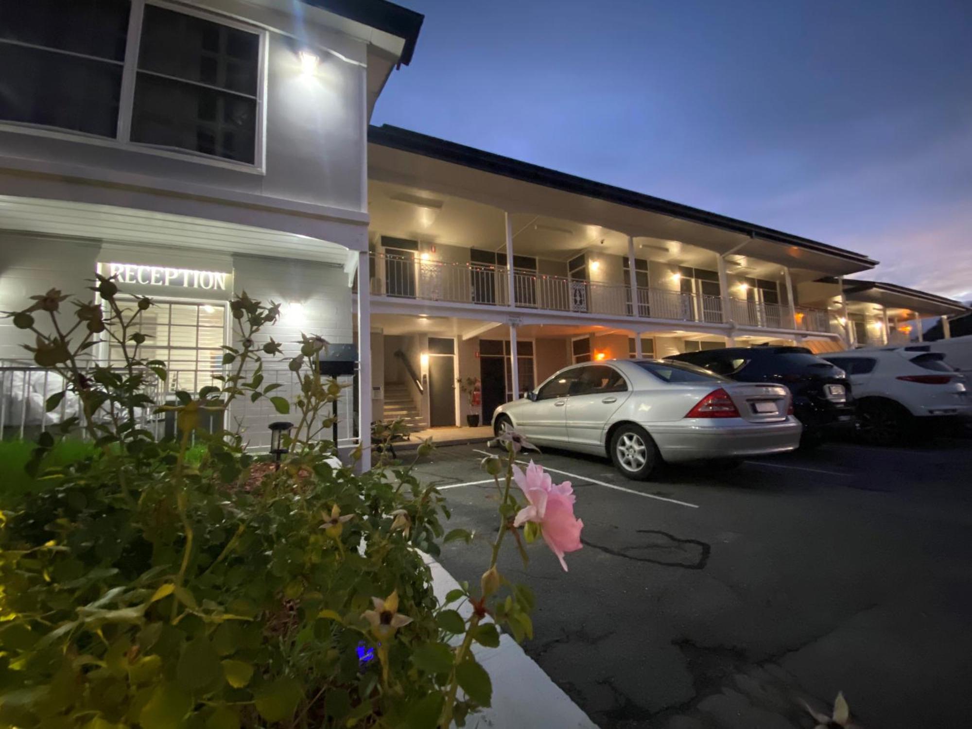 Colonial Lodge Motor Inn Ясс Экстерьер фото