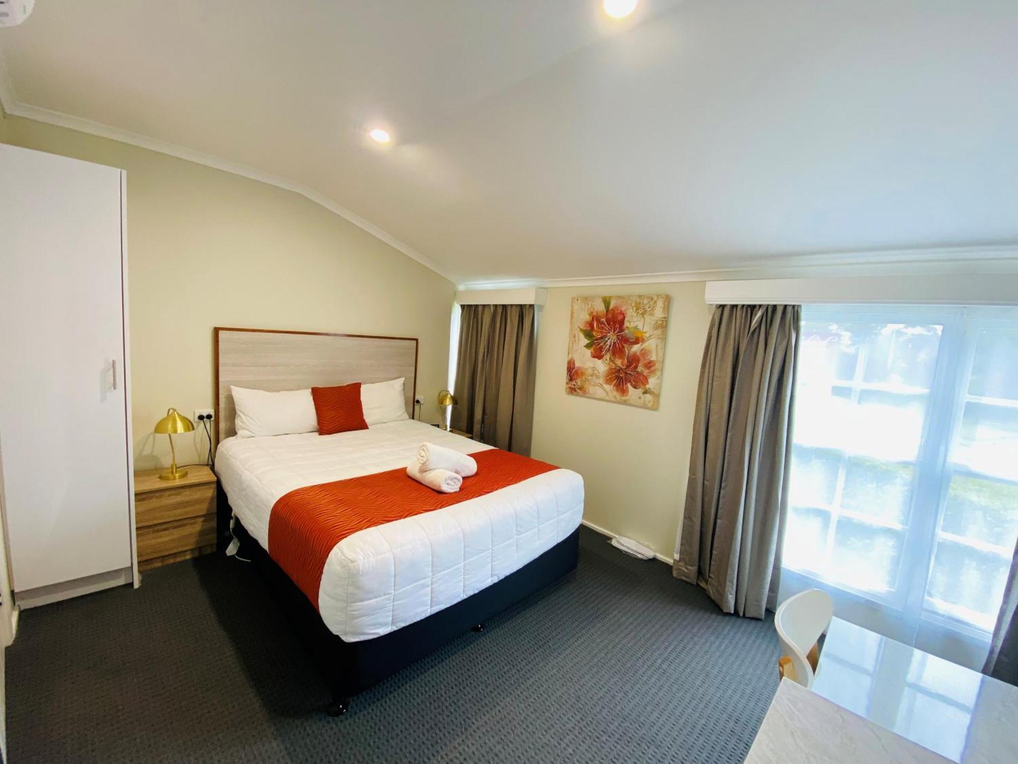 Colonial Lodge Motor Inn Ясс Экстерьер фото
