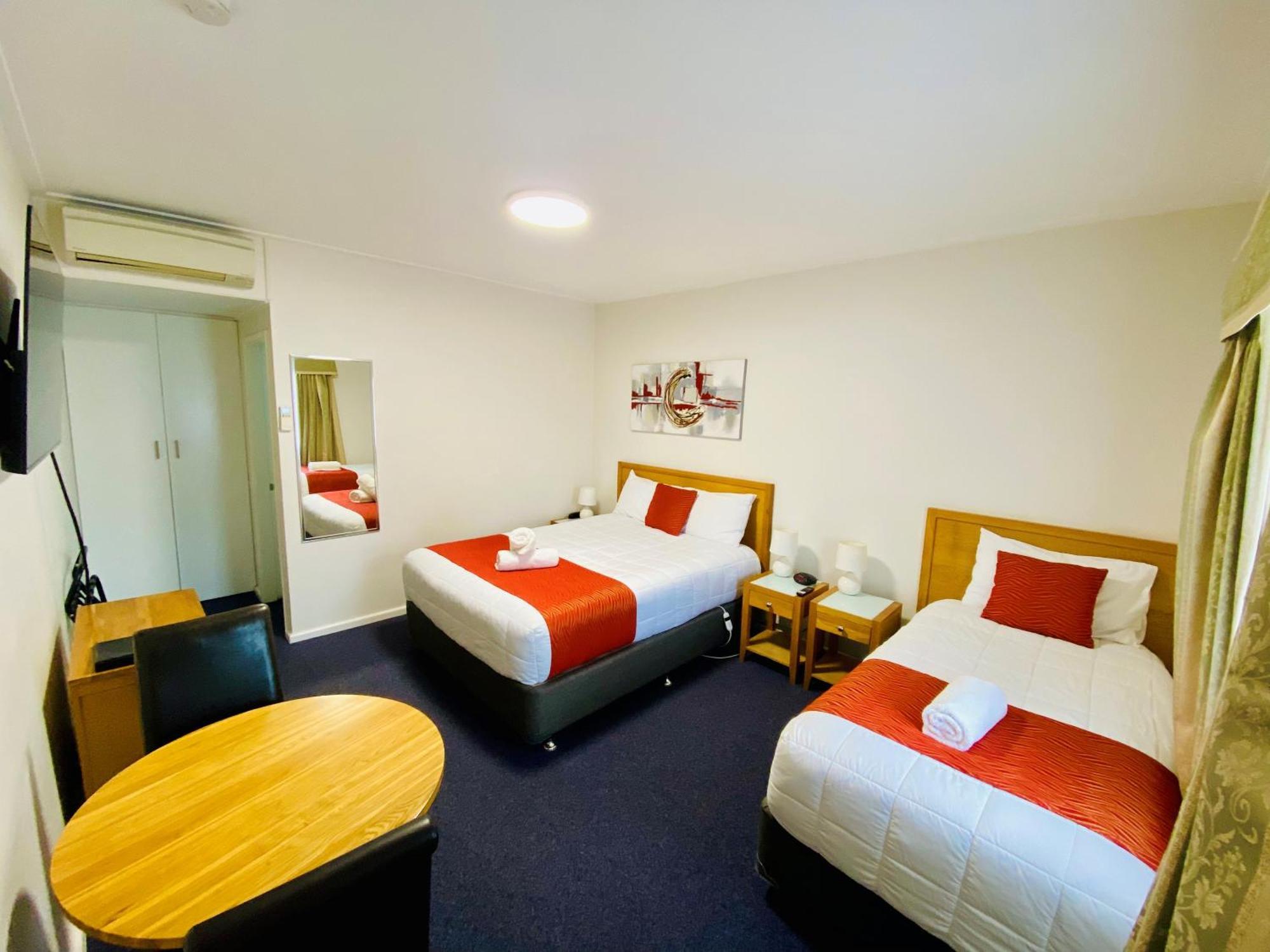 Colonial Lodge Motor Inn Ясс Экстерьер фото