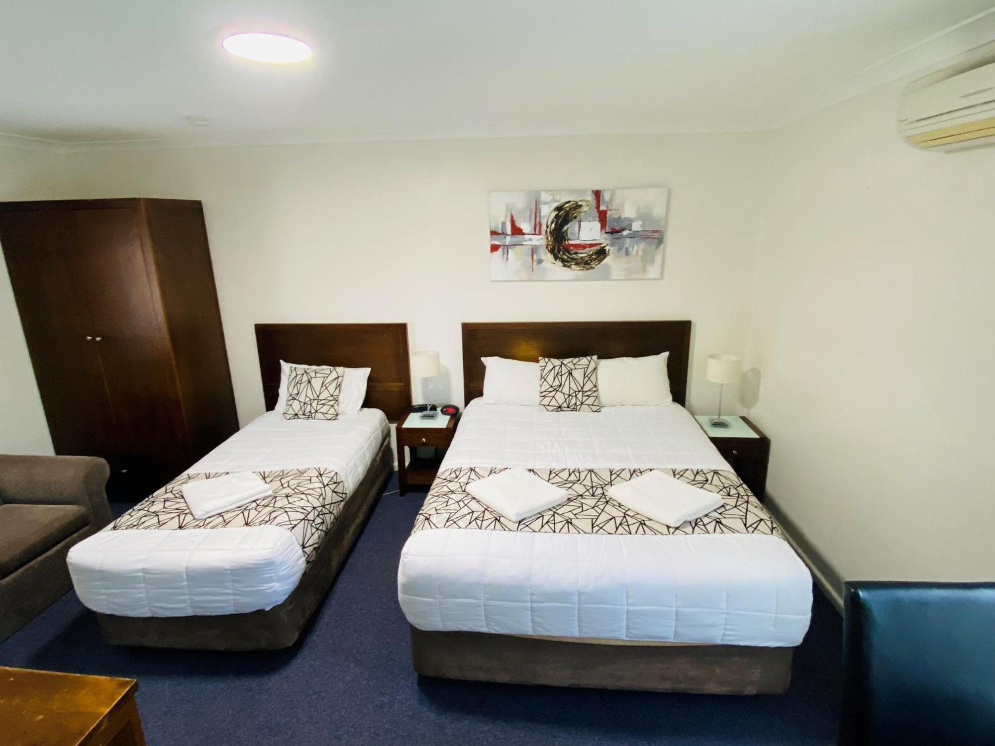 Colonial Lodge Motor Inn Ясс Экстерьер фото