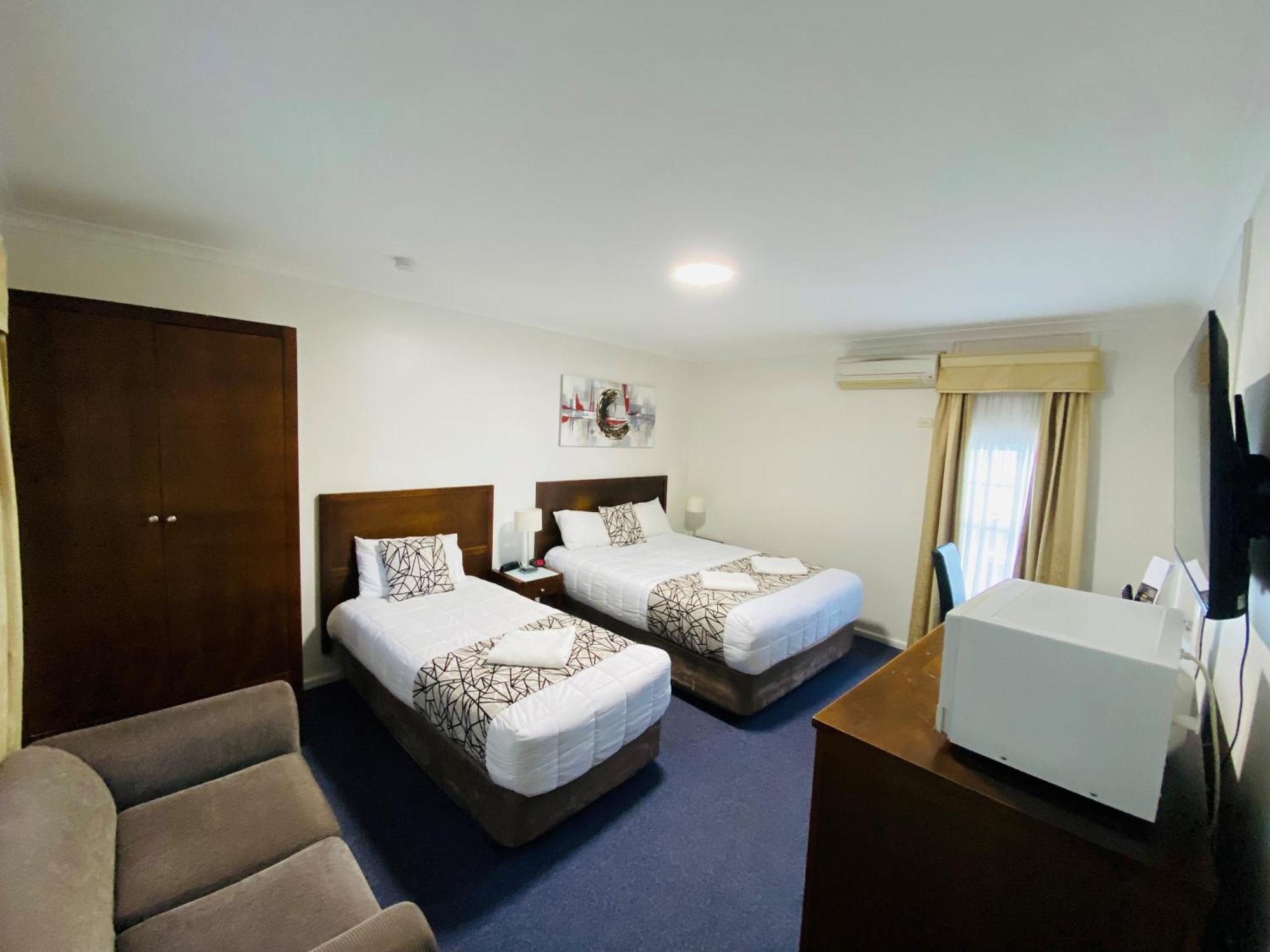 Colonial Lodge Motor Inn Ясс Экстерьер фото