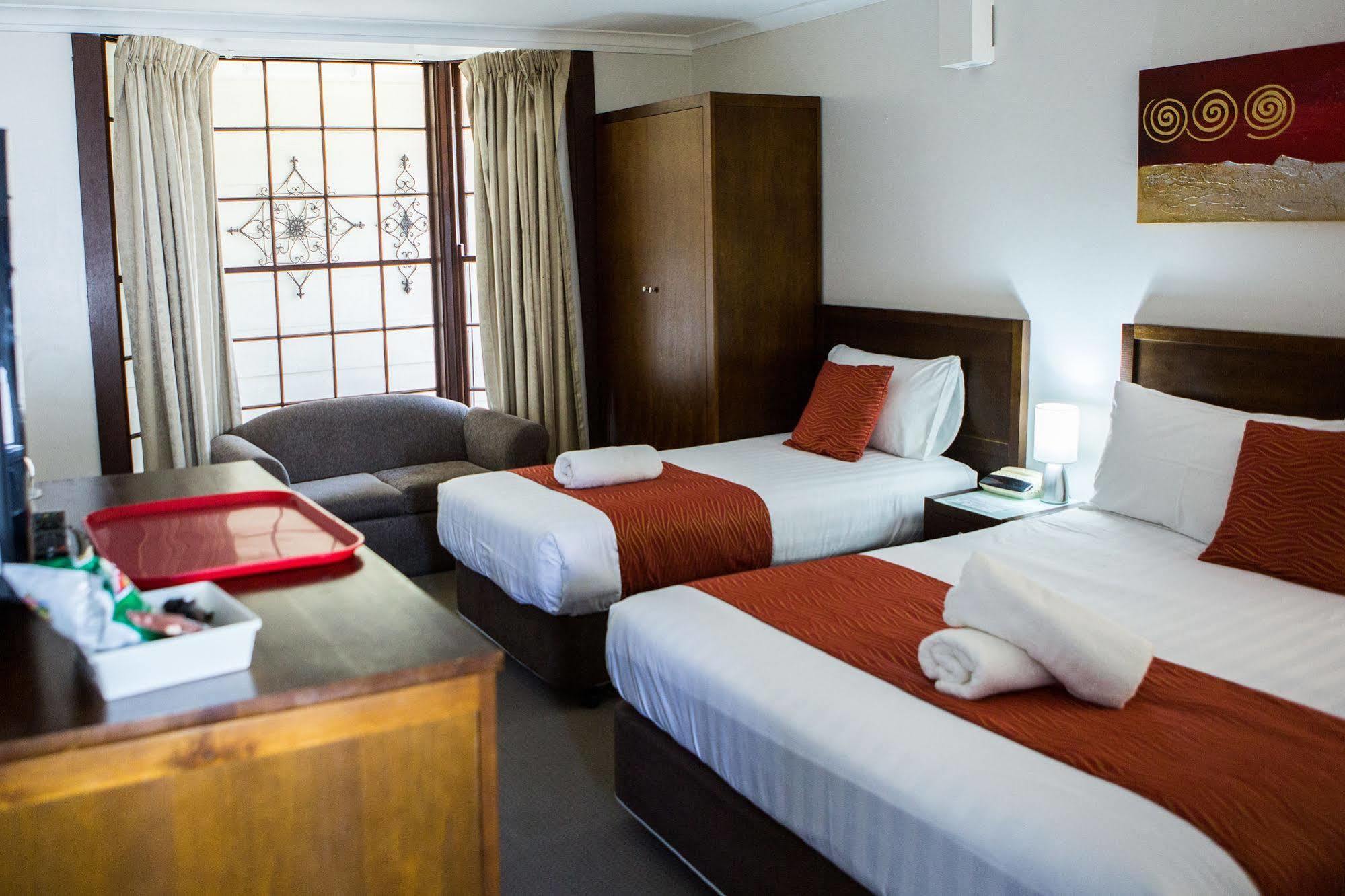 Colonial Lodge Motor Inn Ясс Экстерьер фото